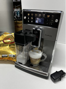 Кавомашина Saeco PicoBaristo Deluxe б/у