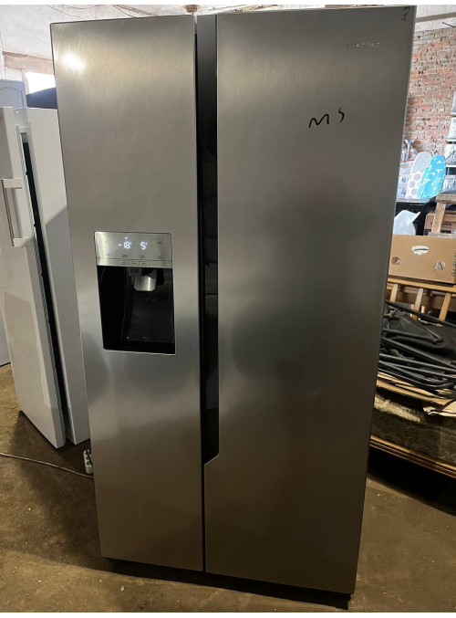 Холодильник Hisense RS694N4TC2  Side by Side б/у