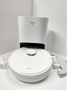 Dreame Bot D10 Plus — робот-пилосос із функцією вологого прибирання та самоочищення