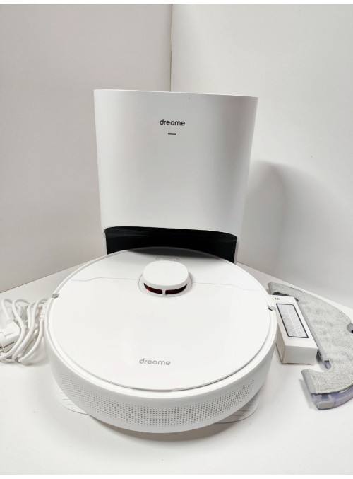 Dreame Bot D10 Plus — робот-пилосос із функцією вологого прибирання та самоочищення